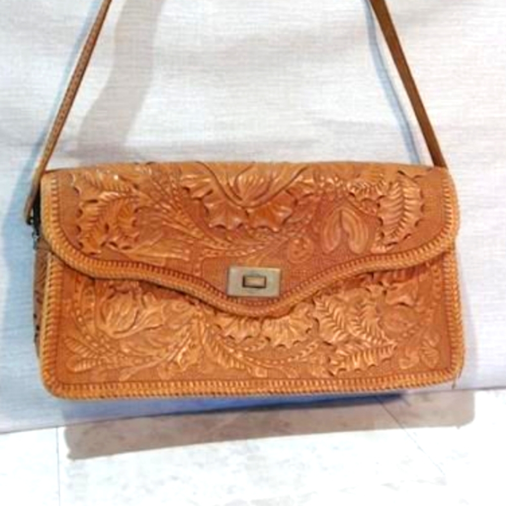 Beautiful Vintage Hand tooled leather purse